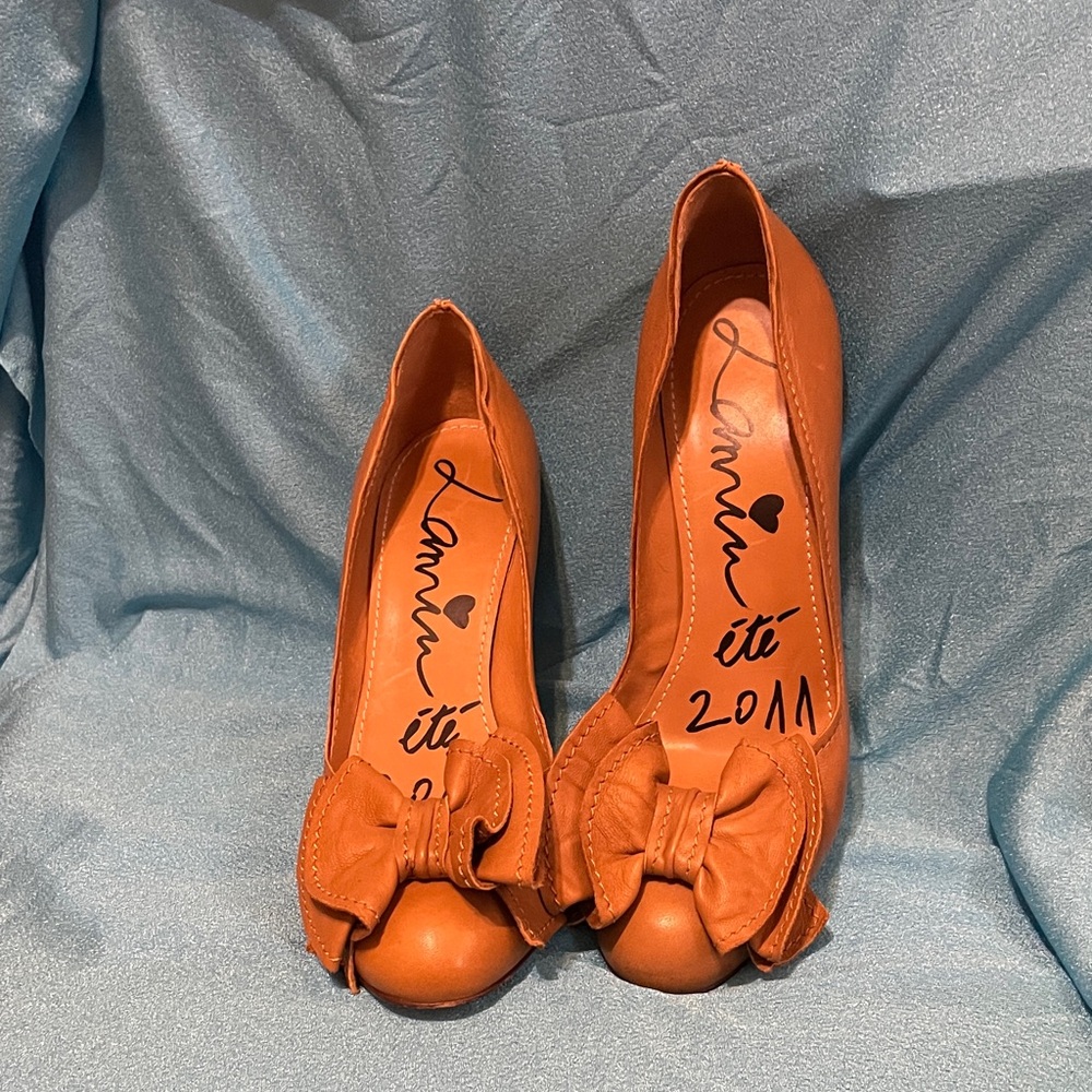 Vero Cuoio Ash Brown Heels with Bow Accent